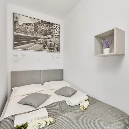 Apartment 12th Floor Panorama Studio Magnolia Park By Renters